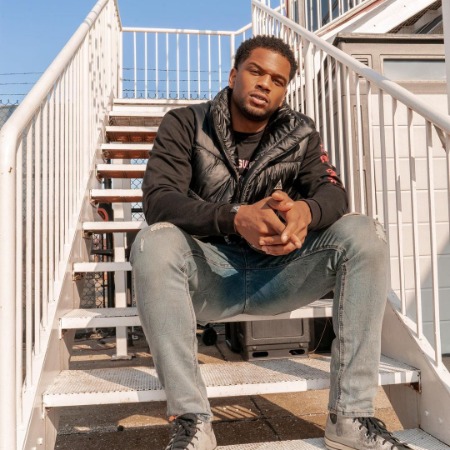 Daniel Bellomy enjoys his single life and isn't in a relationship.